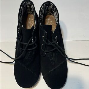 Toms Women's Black Lace-Up Boots